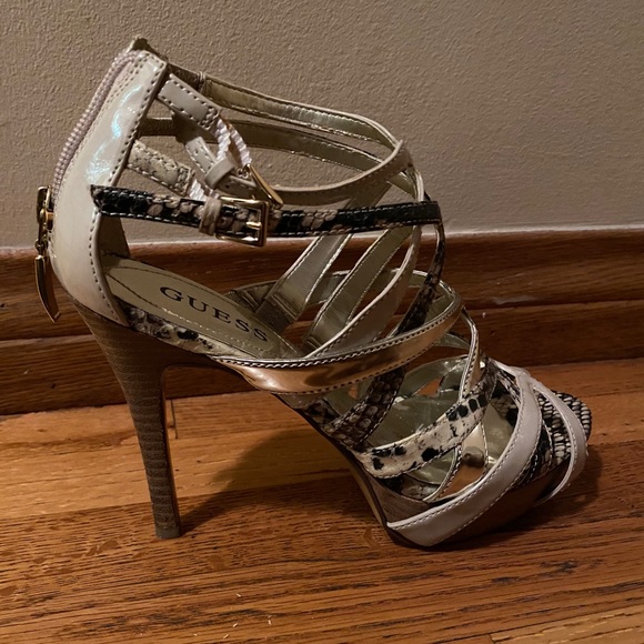 too small - Picture 2 of 3